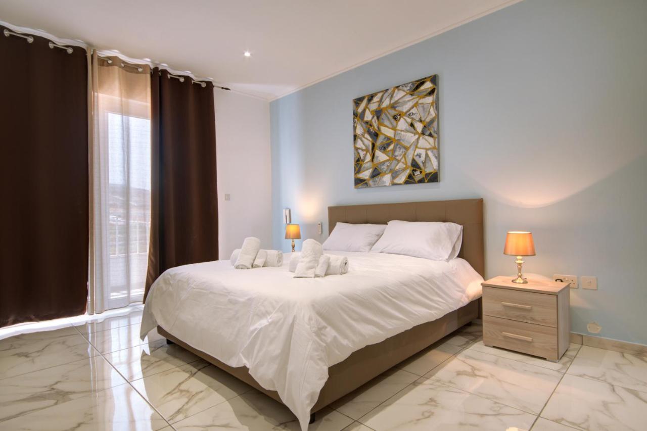 Beachfront Pretty Holiday Home Mellieha Ngoại thất bức ảnh