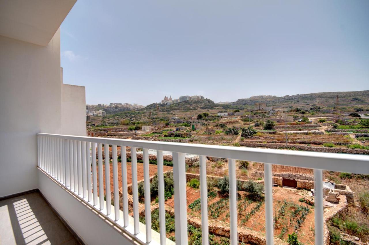Beachfront Pretty Holiday Home Mellieha Ngoại thất bức ảnh